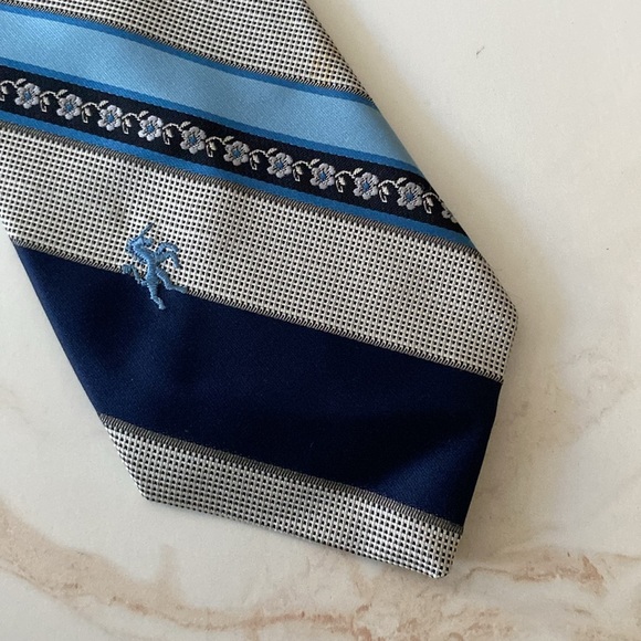 Men's Blue and Gray Striped Tie - Picture 5 of 5